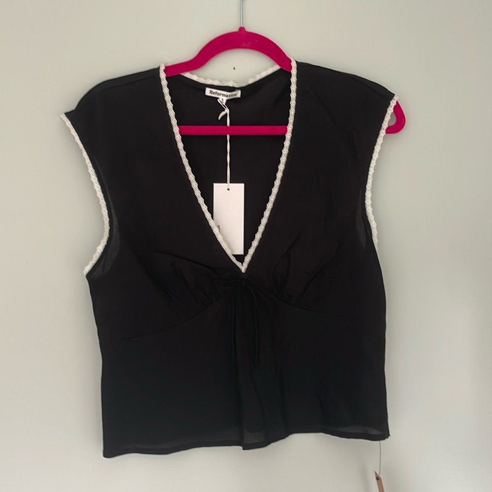Reformation cherry top black